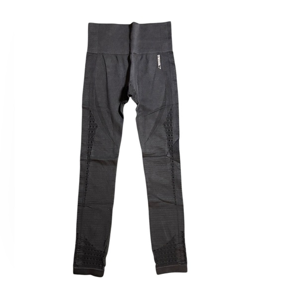 Gymshark Pants - Gymshark Black Leggings with Compression Fit size 24